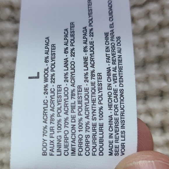 Ladies Sweater Vest - Picture 11 of 11